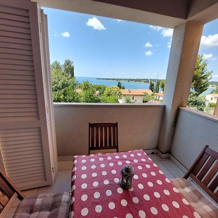 Apartments Henc Novigrad Istria Exteriér fotografie